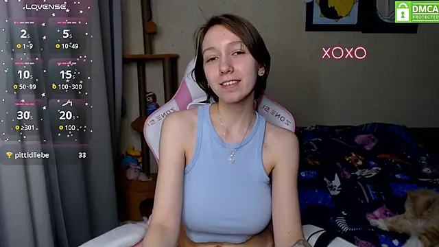 Snapshot of LeahGottty chatting on 3, 12, 2024 LeahGottty online show from 3, 12, 2024