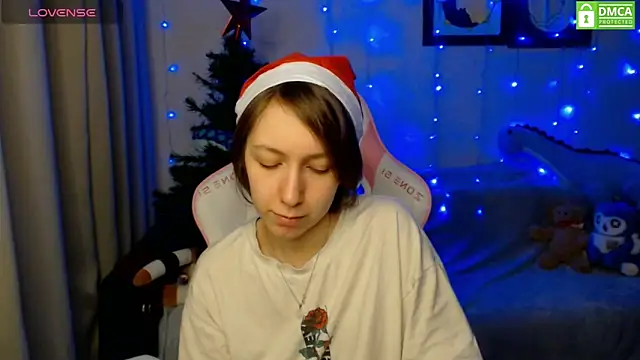 Snapshot of LeahGottty chatting on 25, 12, 2024 LeahGottty online show from 25, 12, 2024