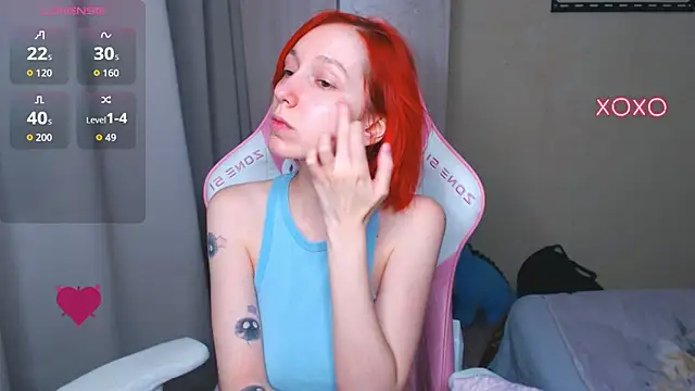 Snapshot of LeahGottty chatting on 5, 11, 2025 LeahGottty online show from 5, 11, 2025