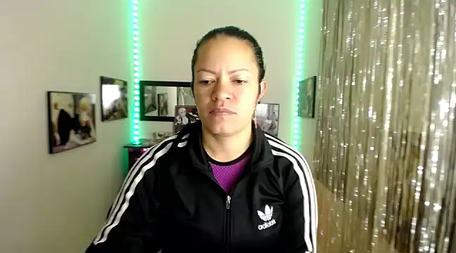 Cristal w online show from 13, 3, 2025