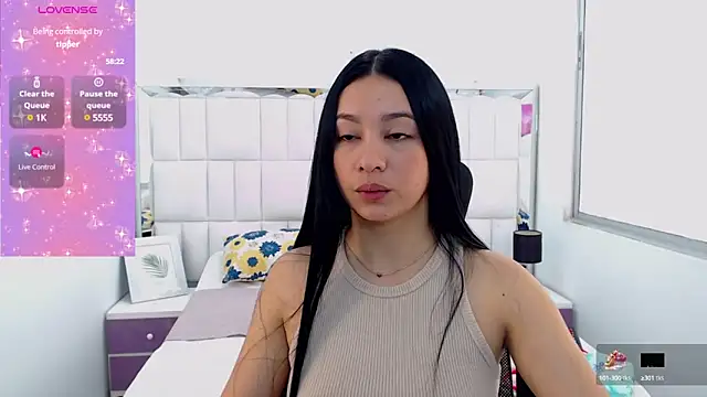 Lila Pinky online show from 1, 3, 2025