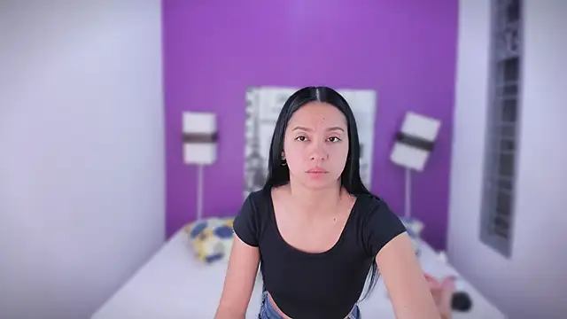 Lila Pinky online show from 8, 10, 2025