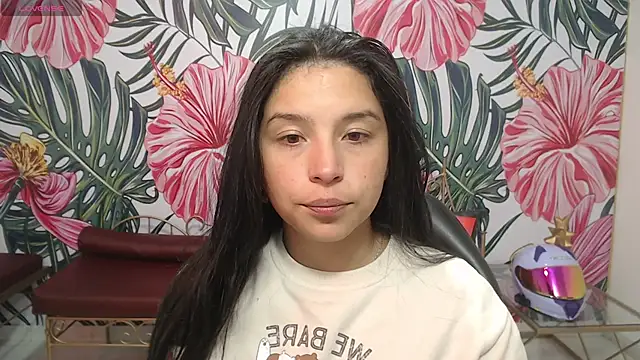 Snapshot of Small_naughty_ chatting on 18, 4, 2026 Small naughty online show from 18, 4, 2026