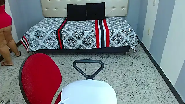 Hazel donna online show from 7, 2, 2025