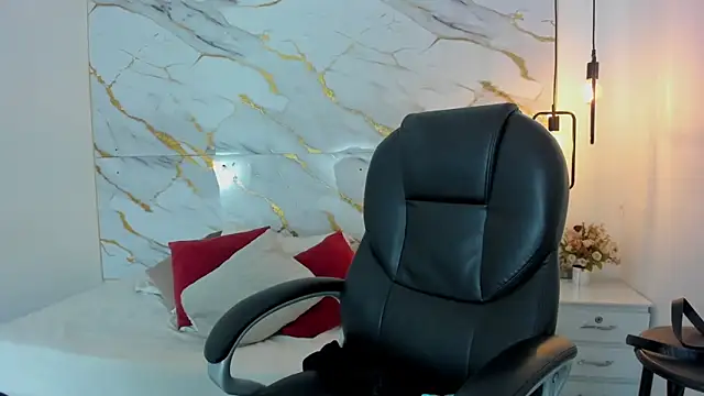 Snapshot of pretty_ariiel chatting on 7, 2, 2026 pretty ariiel online show from 7, 2, 2026