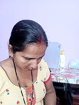 Snapshot of reemacouple007 chatting on 2, 3, 2026 reemacouple007 online show from 2, 3, 2026