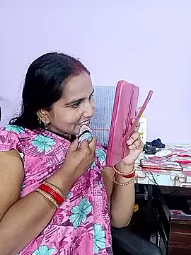 Snapshot of reemacouple007 chatting on 9, 3, 2026 reemacouple007 online show from 9, 3, 2026