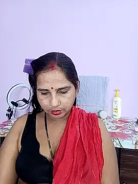 Snapshot of reemacouple007 chatting on 29, 3, 2026 reemacouple007 online show from 29, 3, 2026