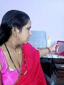 Snapshot of reemacouple007 chatting on 7, 4, 2026 reemacouple007 online show from 7, 4, 2026