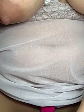 Snapshot of Linda-Mora chatting on 11, 9, 2025 Linda-Mora online show from 11, 9, 2025