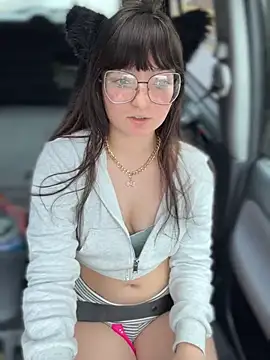 Snapshot of urpuppymoon chatting on 19, 2, 2026 urpuppymoon online show from 19, 2, 2026