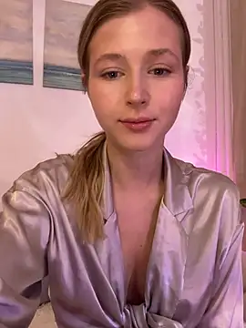 LunaRase online show from 22, 2, 2025