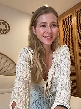 LunaRase online show from 8, 3, 2025