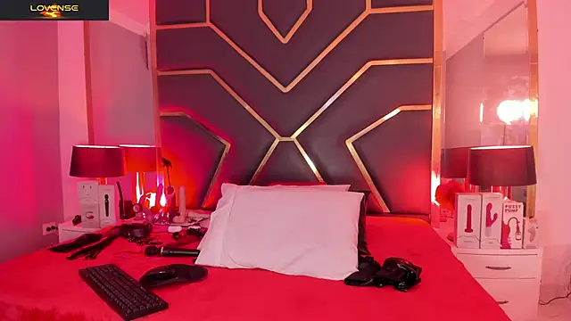 Scarlettt Ass online show from 18, 9, 2025