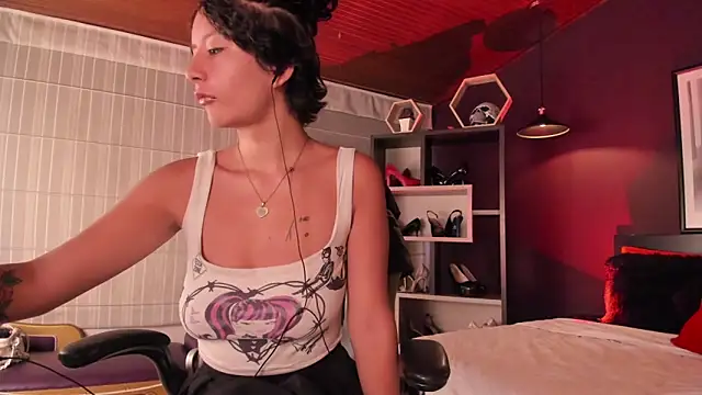 Snapshot of Moony_14 chatting on 1, 4, 2026 Moony 14 online show from 1, 4, 2026