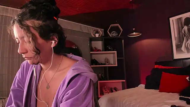 Snapshot of Moony_14 chatting on 15, 4, 2026 Moony 14 online show from 15, 4, 2026