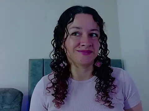 Snapshot of ArtesanaMK chatting on 8, 5, 2026 ArtesanaMK online show from 8, 5, 2026