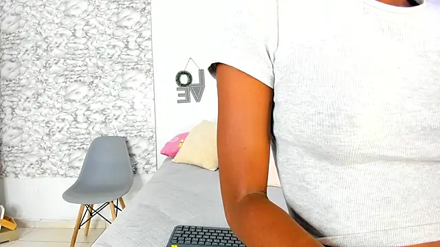 Snapshot of Canhela1 chatting on 22, 9, 2025 Canhela1 online show from 22, 9, 2025