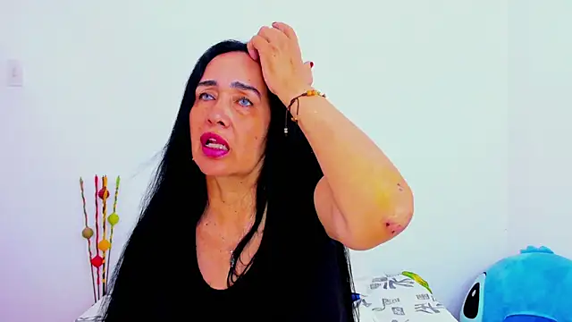 Snapshot of HorniestMilf chatting on 8, 4, 2026 HorniestMilf online show from 8, 4, 2026