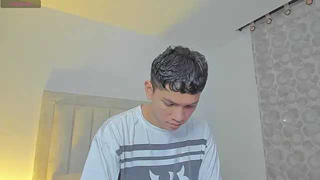 Snapshot of JulianRose_1 chatting on 9, 3, 2025 JulianRose 1 online show from 9, 3, 2025