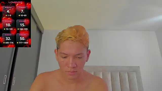 Snapshot of JulianRose_1 chatting on 15, 11, 2025 JulianRose 1 online show from 15, 11, 2025