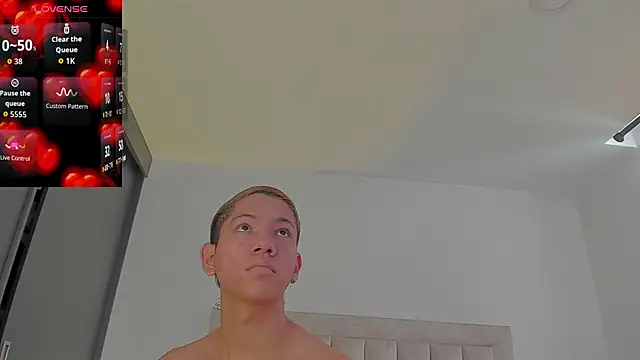 Snapshot of JulianRose_1 chatting on 21, 11, 2025 JulianRose 1 online show from 21, 11, 2025