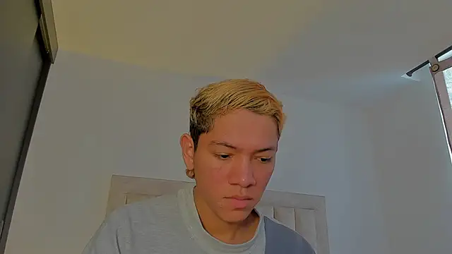 Snapshot of JulianRose_1 chatting on 24, 11, 2025 JulianRose 1 online show from 24, 11, 2025