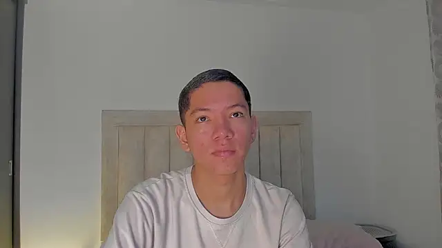 Snapshot of JulianRose_1 chatting on 7, 1, 2026 JulianRose 1 online show from 7, 1, 2026