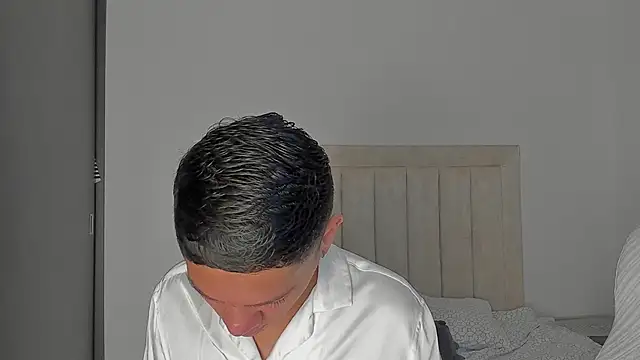 Snapshot of JulianRose_1 chatting on 17, 2, 2026 JulianRose 1 online show from 17, 2, 2026