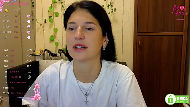 Alianna Solo Kisses online show from 17, 9, 2025