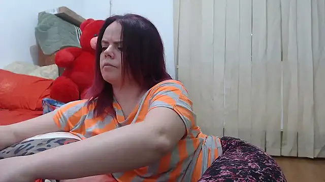 hotmilf4uxxx online show from 28, 1, 2025