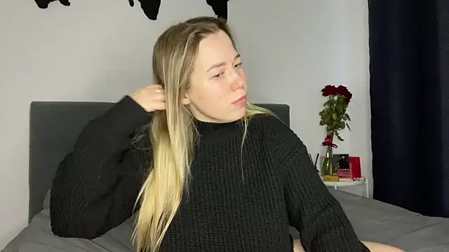 Embersweetbunny online show from 30, 1, 2025