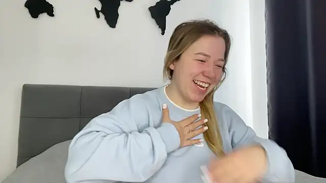 Embersweetbunny online show from 20, 2, 2025