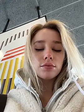 SSSATIVA model online show from 16, 10, 2025