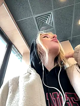 SSSATIVA model online show from 19, 10, 2025