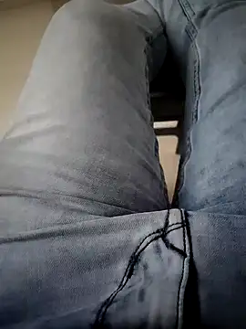 Snapshot of SplitPrestige19 chatting on 20, 11, 2025 SplitPrestige19 online show from 20, 11, 2025