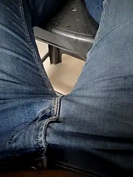 Snapshot of SplitPrestige19 chatting on 21, 11, 2025 SplitPrestige19 online show from 21, 11, 2025