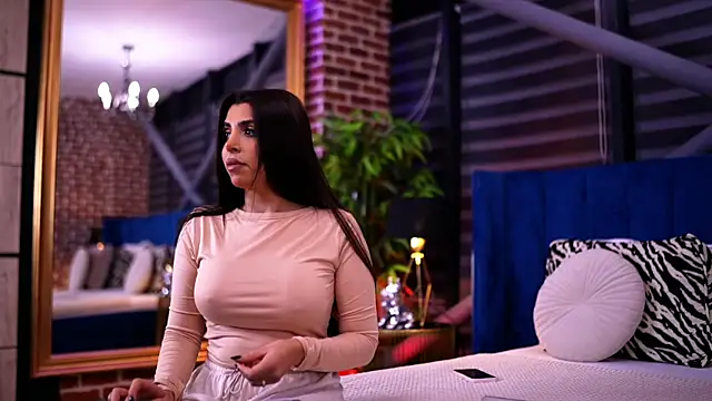 NicoleCellini online show from 22, 11, 2025