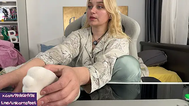 Snapshot of unicornsfeet chatting on 4, 5, 2026 unicornsfeet online show from 4, 5, 2026