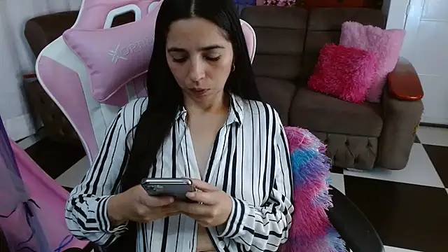 Snapshot of kendall_all4u chatting on 2, 2, 2026 kendall all4u online show from 2, 2, 2026