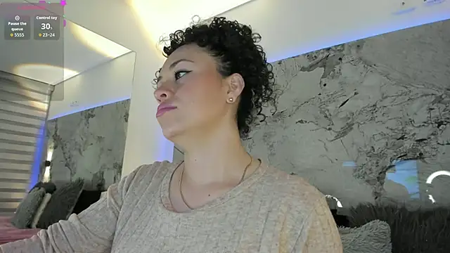 LIZ HOLMES online show from 24, 9, 2025