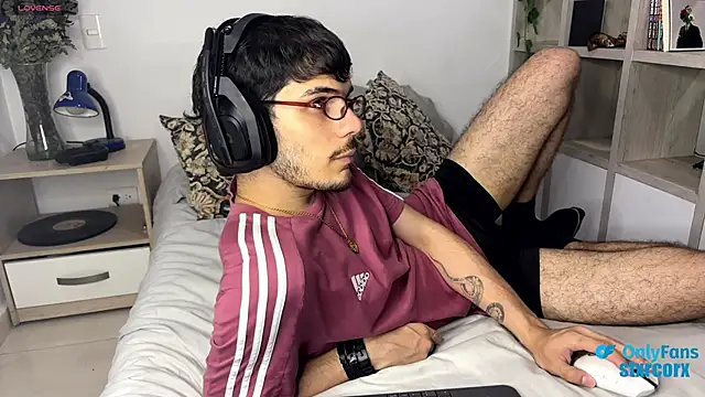 ilytheo online show from 25, 2, 2025