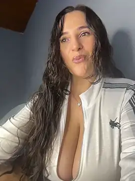 Snapshot of Taylortits chatting on 5, 8, 2026 Taylortits online show from 5, 8, 2026