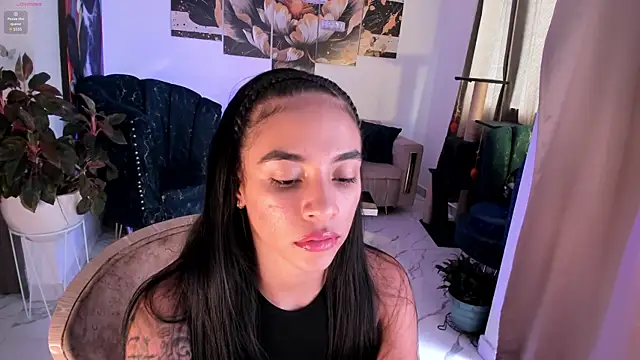 Snapshot of pretty_pettite chatting on 6, 2, 2026 pretty pettite online show from 6, 2, 2026