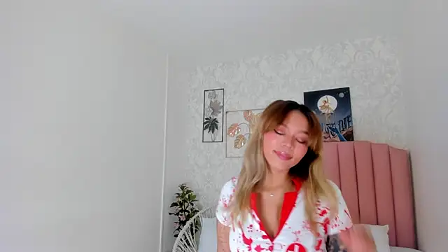 Adria ross online show from 31, 10, 2025