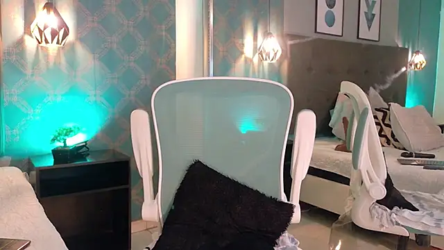 AmbarRoberts  online show from 12, 2, 2026