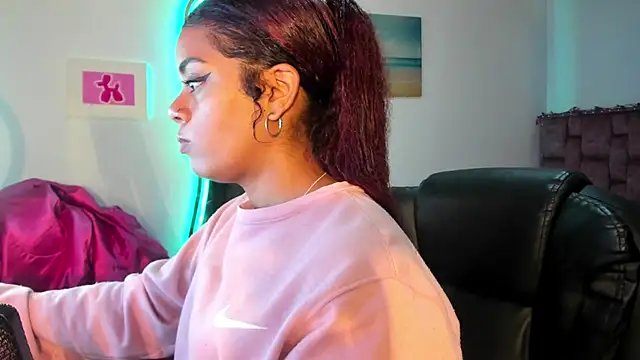 ladyrd1 online show from 30, 12, 2024