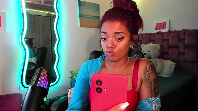 ladyrd1 online show from 15, 1, 2025