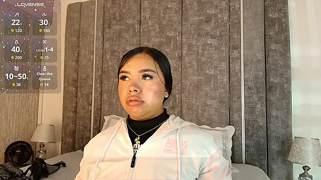 MarianaGarciaa   online show from 27, 11, 2025