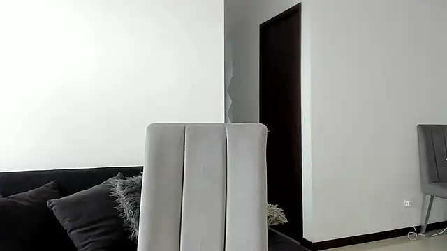 angelturned001 online show from 24, 1, 2025